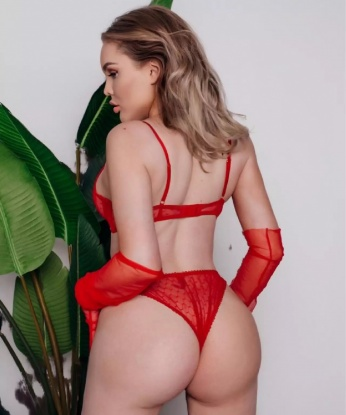 Я стремлюсь к тому, чтобы ты смог насладиться всеми аспектами моих услуг. Мои возможности безграничны, я готова воплотить все твои фантазии в реальность. Со мной ты почувствуешь себя по-настоящему особенным. Заходи на мою страничку, чтобы увидеть мои прекрасные фото и прочитать отзывы о моей работе. Жду тебя в Москве, чтобы подарить тебе незабываемые моменты удовольствия. 😉🌟🔥 2550, 19 лет