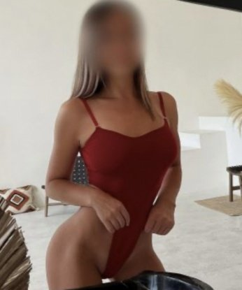 Моя ласковая натура и чувственный образ жизни обещают восхитительные встречи полные наслаждения. Живу в Москве и, предлагая свои интимные услуги, гарантирую конфиденциальность и безопасность. Мой репертуар услуг обширен - от классического эскорта и эротического массажа до экзотических фантазий и ролевых игр. Меня часто хвалят за положительные отзывы и за то, как я умело довожу своих партнеров до безумного удовольствия. Только посмотри на фото, и ты поймешь, что я идеально сочетаю страсть и нежность. Позволь мне порадовать тебя своими умениями и сделать встречу незабываемой! 😘💋 9048, 30 лет